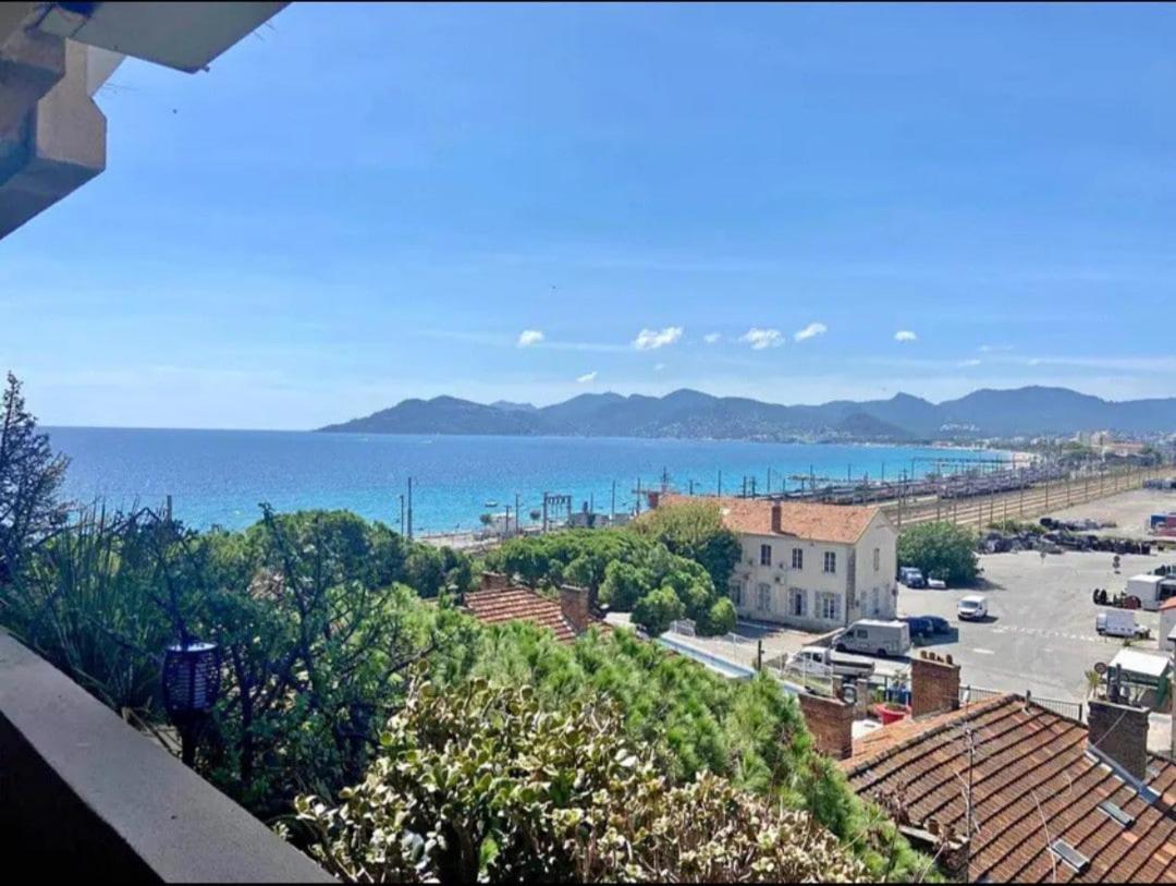T2 Vue A Cannes